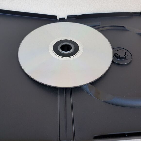 Pitch Black and Chronicles of Riddick DVD Bundle - Picture 5 of 10